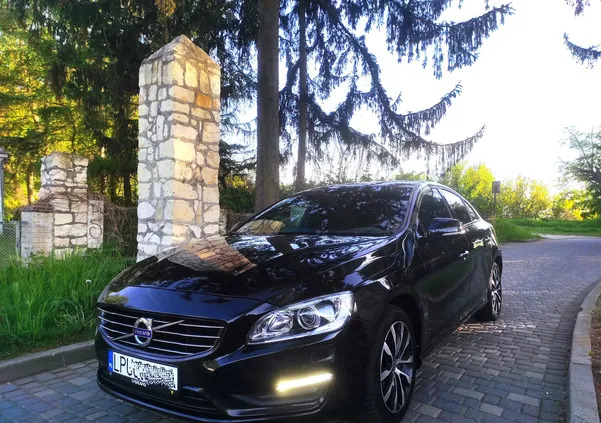 volvo s60 lubelskie Volvo S60 cena 59900 przebieg: 177000, rok produkcji 2017 z Puławy